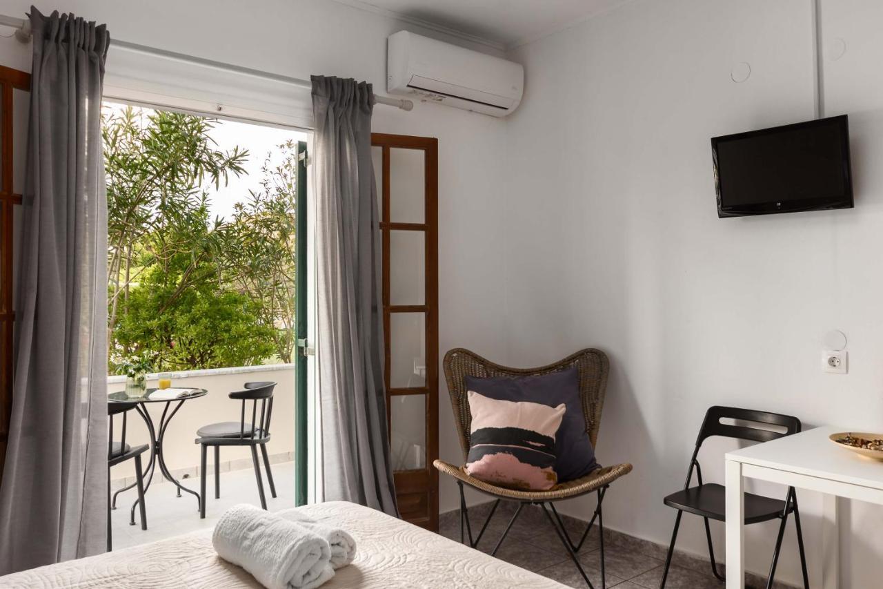 Marias Seaside Apartments Acharavi  Exterior photo